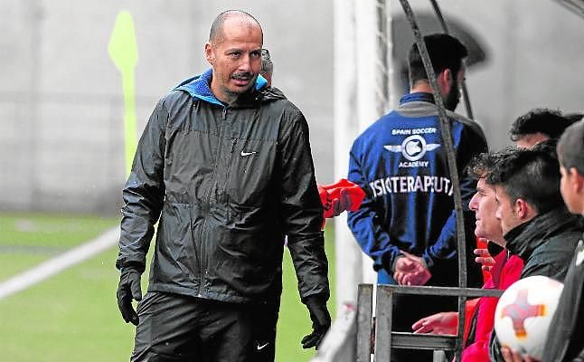 David Campaña dimite como técnico del Alcalá