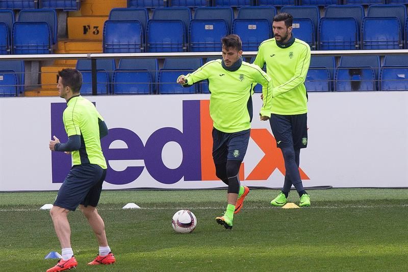 El Villarreal hace oficial la salida de Roberto Soriano y Nicola Sansone