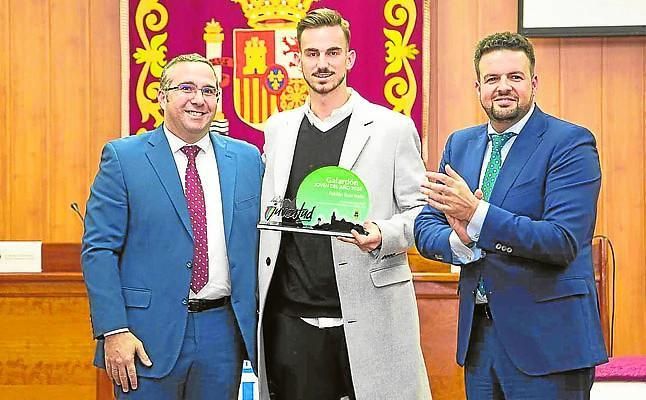 Fabián Ruiz: "Retirarme en el Betis es mi sueño"