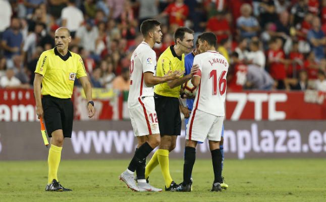 González Fuertes en el Athletic-Sevilla, Hernández Hernández en el Betis-Madrid