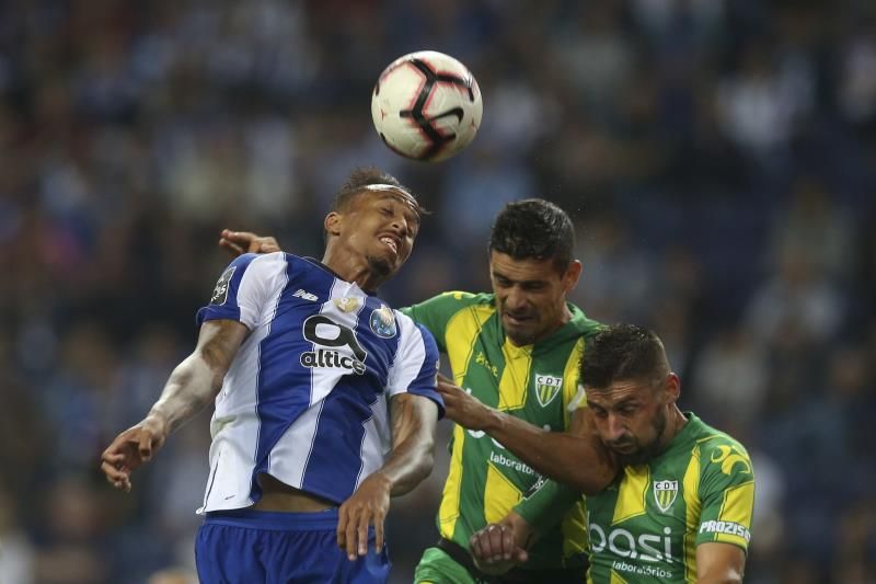 Militão, situado en la órbita del Madrid, mejor defensa del mes de Portugal