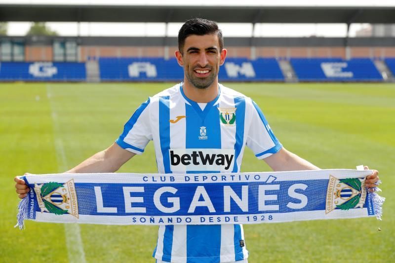 Michael Santos realiza parte del trabajo con el grupo