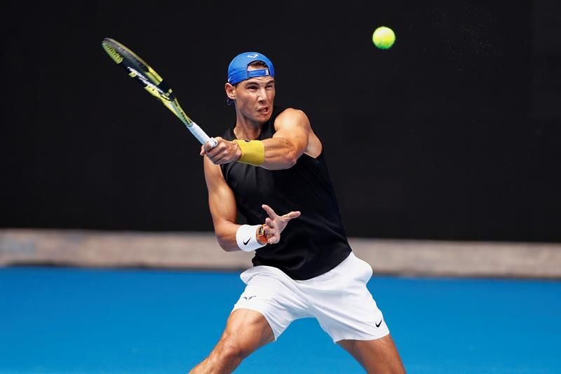 Nadal vuelve a ejercitarse en la Rod Laver con la mente puesta en Duckworth