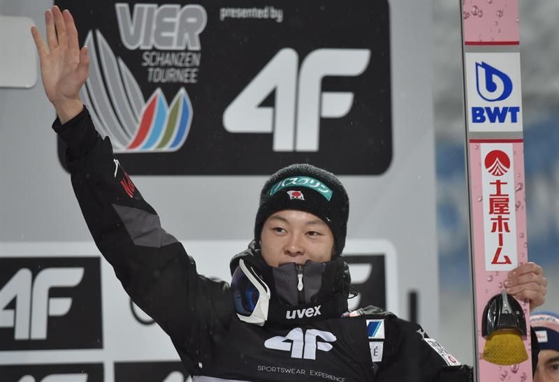 Kobayashi mantiene su racha triunfal en Val di Fiemme