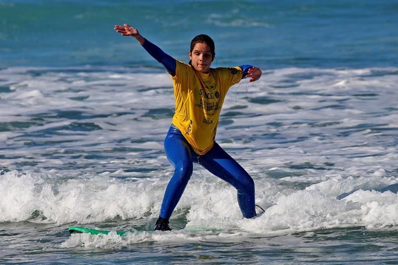 Marta Paço, ciega y bronce en Mundial Surf: "No me imagino cómo será el mar"