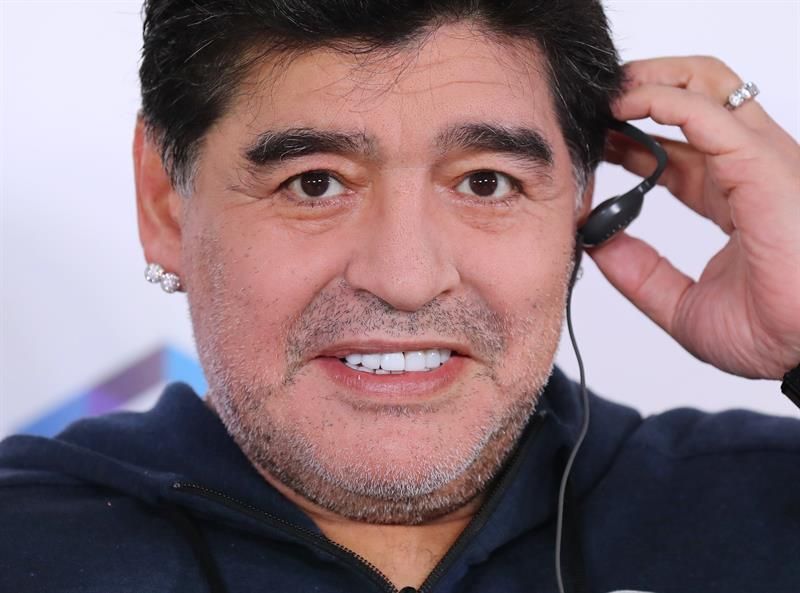 Diego Maradona fue intervenido por un pequeño sangrado en el estómago
