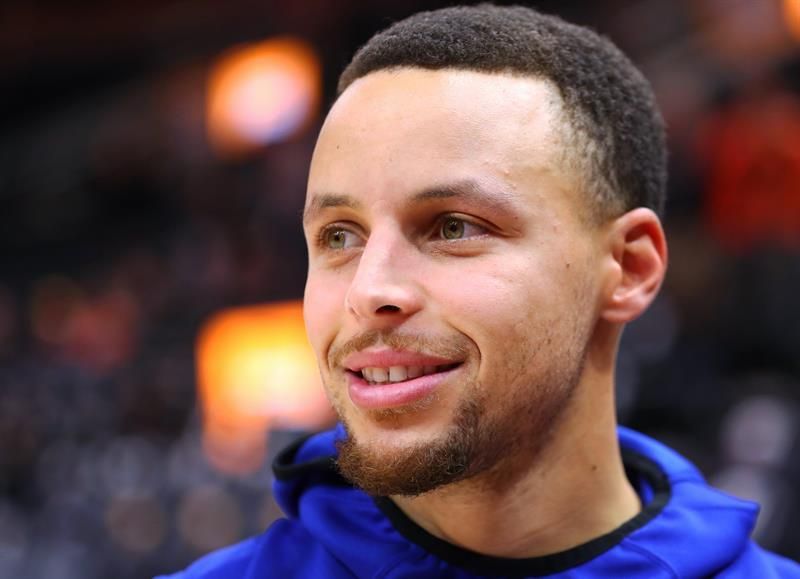 114-119. Curry se exhibe ante Doncic con 48 puntos y 11 triples