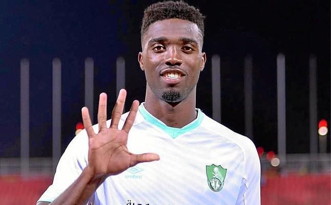Djaniny, de nuevo sobre la mesa del Sevilla