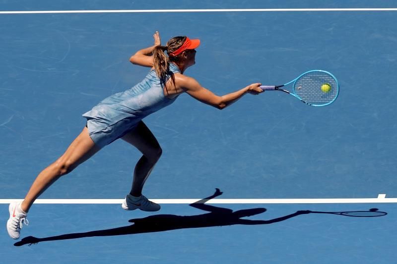 Las favoritas Sharapova, Sabalenka, Stephens y Barty lucen en su estreno