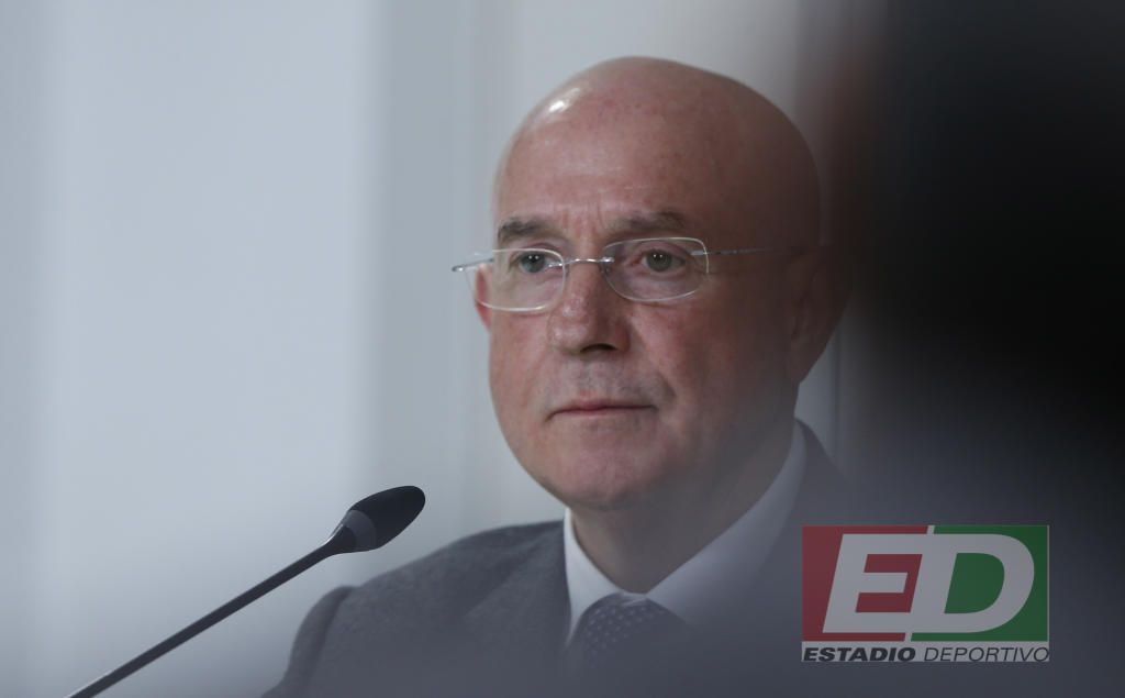 Serra, "abierto a entradas y salidas"... con matices