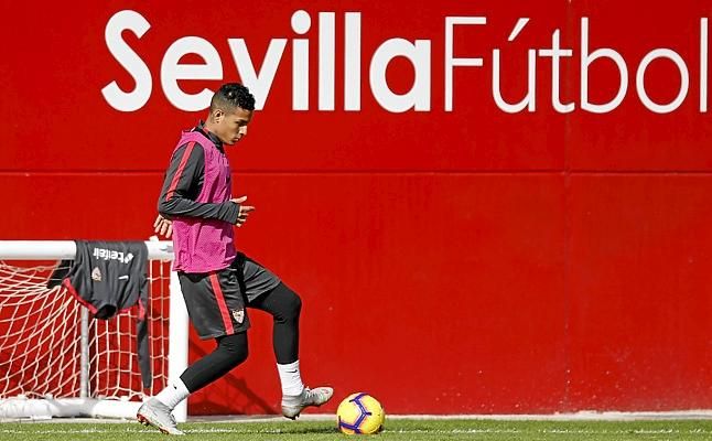 El Sevilla acelera para sacar a Arana