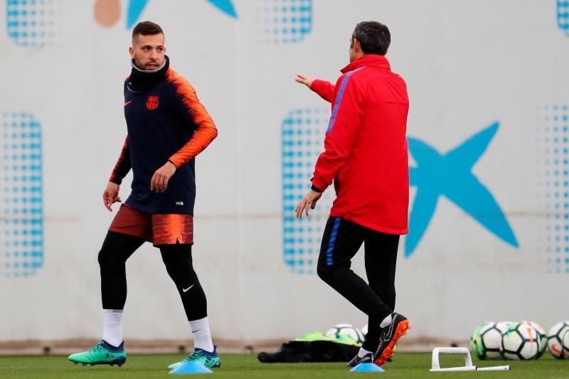 Bartomeu garantiza la continuidad de Valverde y de Alba