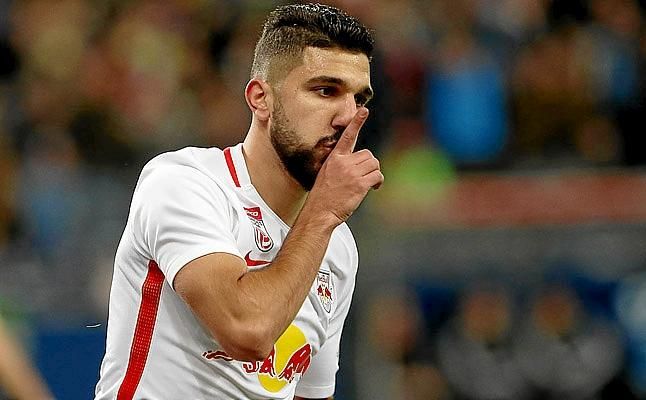 El Salzburgo lo confirma: lo del Sevilla y Dabbur, para junio