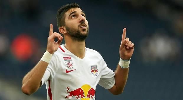 Munas Dabbur viaja a Sevilla para firmar por los nervionenses