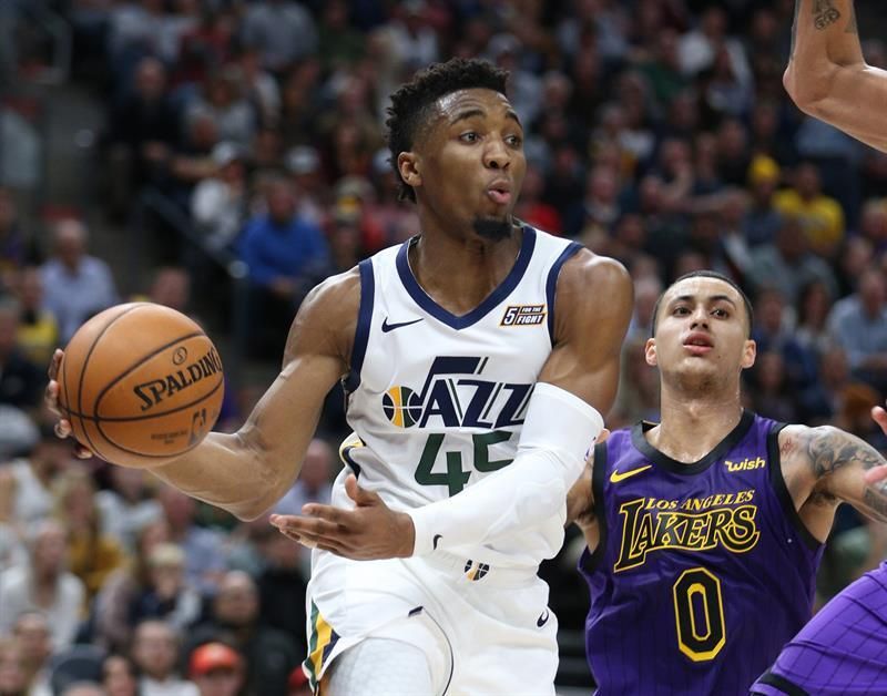 109-129. Mitchell lidera la quinta victoria seguida de los Jazz