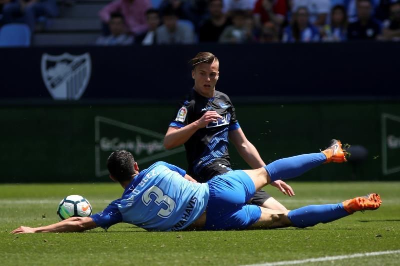 El Alavés presta a Demirovic al Almería hasta final de temporada