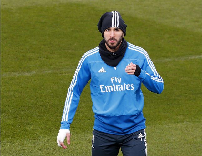 Courtois y Benzema se entrenan y podrán jugar ante el Sevilla