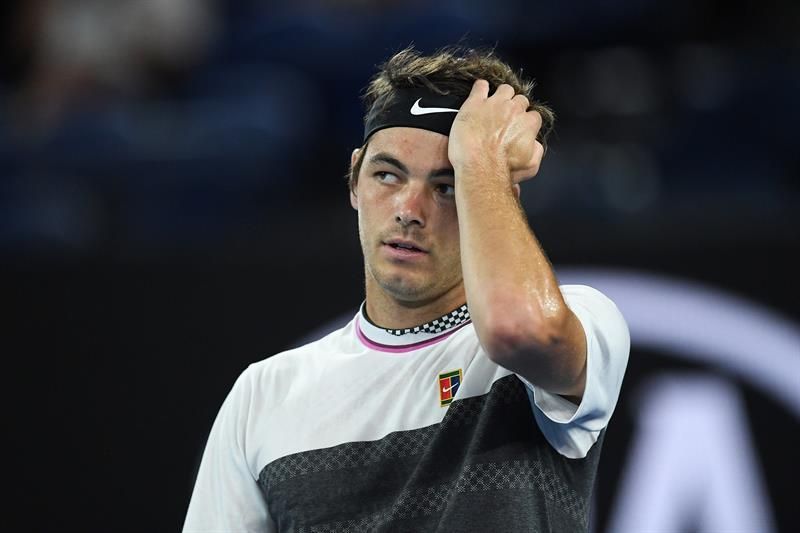 Federer retoma la tranquilidad y ya está en octavos