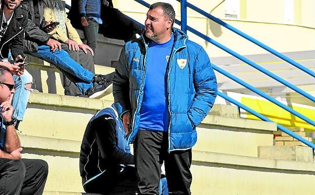 La Lebrijana se lanza a por un central y un punta