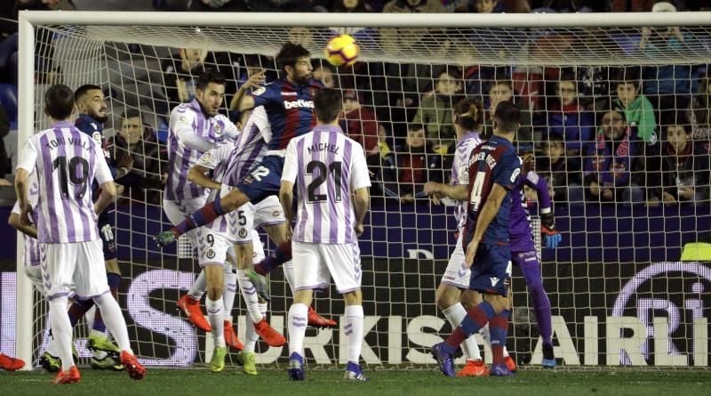 2-0. El Levante rompe su mala racha y el Valladolid se asoma al descenso