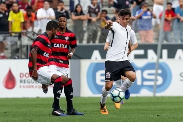 El Sevilla pregunta por Gustavo en la negociación por Arana