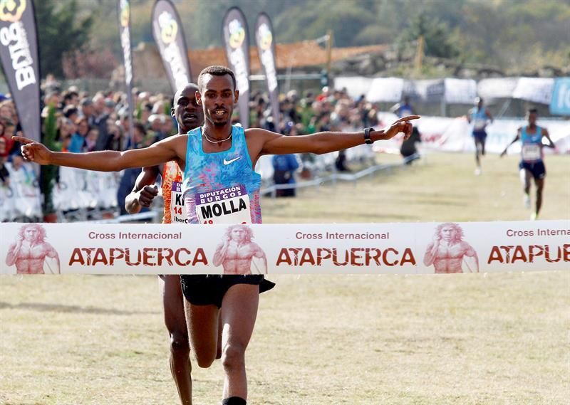 El etíope Molla y la keniana Chepngetich vuelan en el maratón más rico