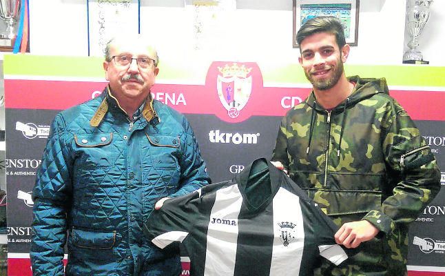 El Mairena se refuerza con tres altas