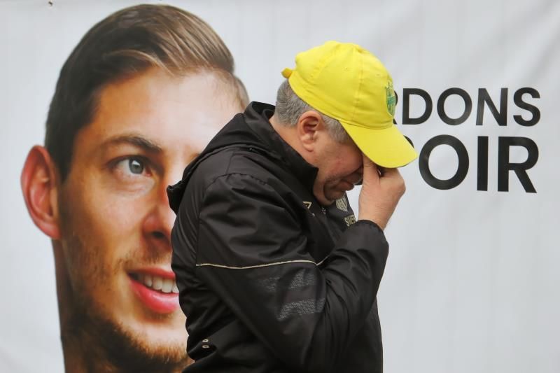 Messi: "Por favor, no dejen de buscar a Emiliano Sala"