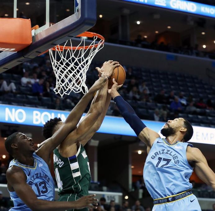 108-99. Antetokounmpo logra doble-doble y Bucks suman seis victorias seguidas