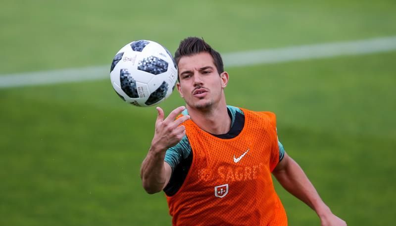 El Inter refuerza su carril derecho con Cedric Soares