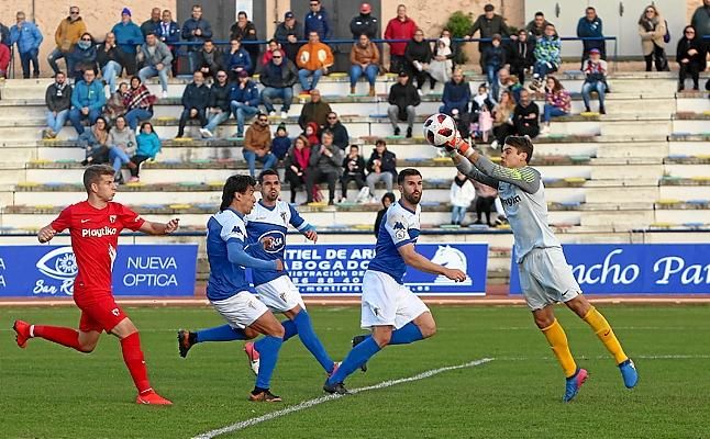 San Fernando 3-0 Sevilla At: El filial perdona en la primera parte y sucumbe en la segunda