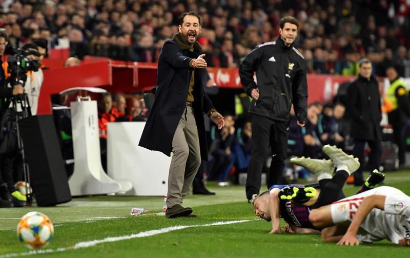 El Sevilla, con solo 15 jugadores actualmente para el Camp Nou