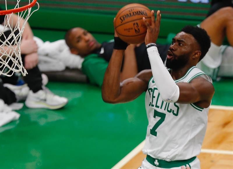 112-104. Brown y Smart lideran la victoria de los Celtics sobre los Nets