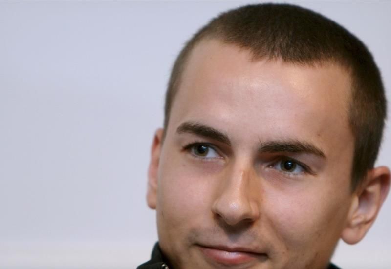 Lorenzo "no se corta" y contesta en twitter unas declaraciones de Espargaró