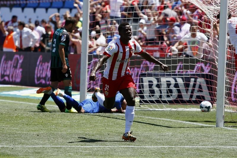 El Lugo traspasa a Ramón Azeez al Granada