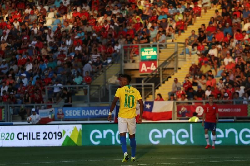 Uruguay se enfrenta a un Brasil colista y urgido de victorias