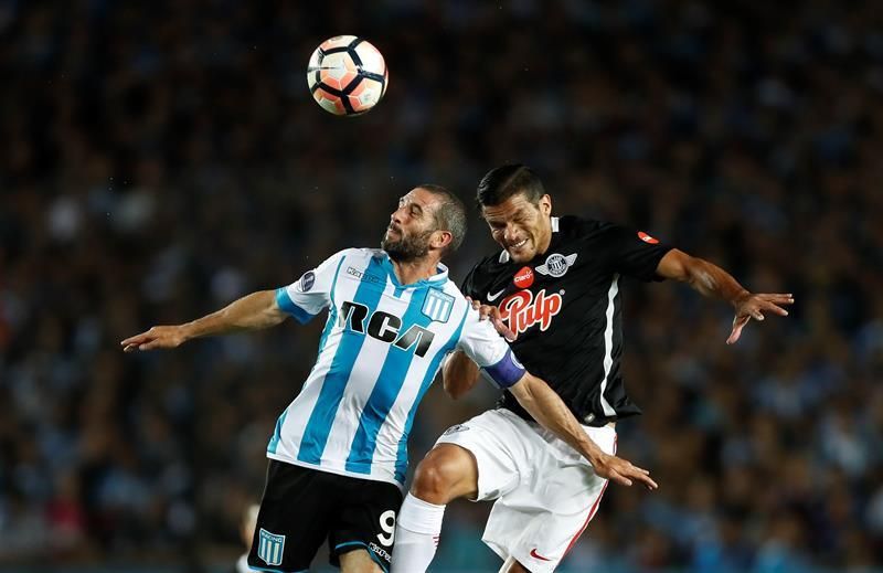 Racing mantiene su serie triunfal y sigue como único líder de la Superliga