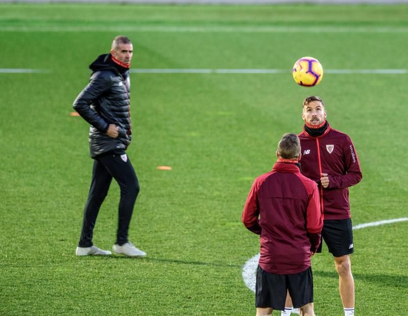 Unai Simón y Nolaskoain siguen en duda para recibir al Barcelona