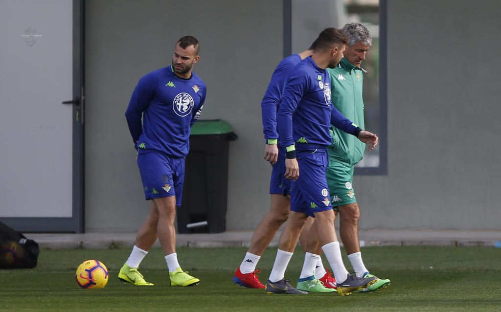 Novedades en la lista de convocados del Betis ante el Valencia