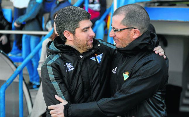 Tras diez fichajes, llega el nuevo técnico del Écija