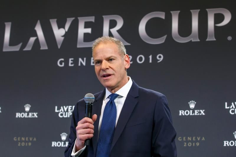 Federer y Borg promocionan la Copa Laver con un partido al aire libre en Ginebra