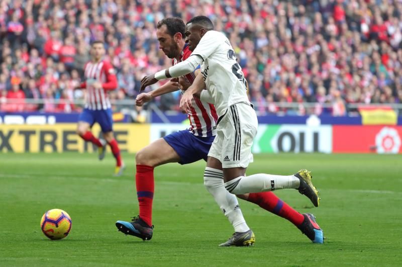 Godín: "Está el VAR y el árbitro; no hay nada que decir"