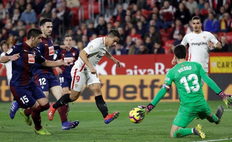 2-2. El Sevilla salva un punto en la prolongación y en inferioridad