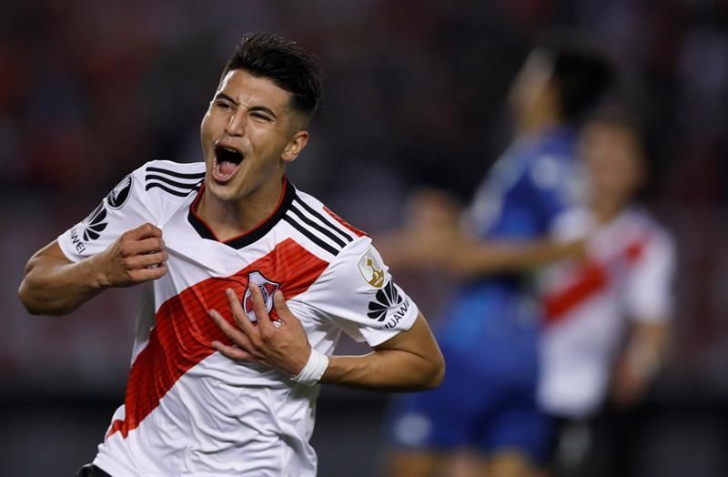 Exequiel Palacios, de River Plate, sufre una fractura proximal en el peroné derecho