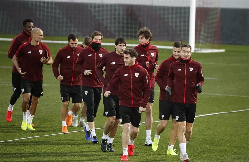 El Athletic regresa al trabajo con Beñat al margen y sin Yuri