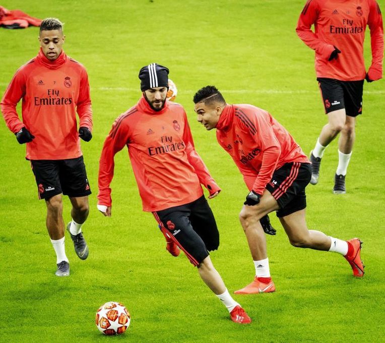 Cuatro detenidos por un ataque con fuegos artificiales al hotel del Real Madrid