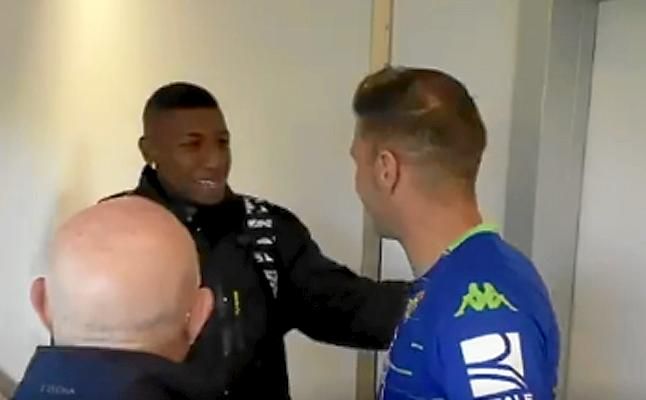 Serra y Joaquín enseñan a Emerson su nueva 'casa'