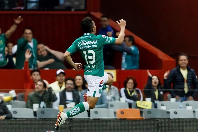 El ecuatoriano Ángel Mena anota un par de goles en goleada de León a Toluca