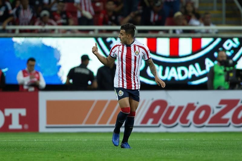 El Guadalajara golea por 3-0 al Atlas y sube al cuarto lugar