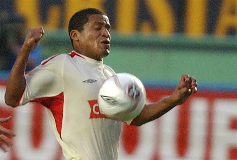 Muere a los 44 años el exfutbolista peruano Carlos 'Kukín' Flores